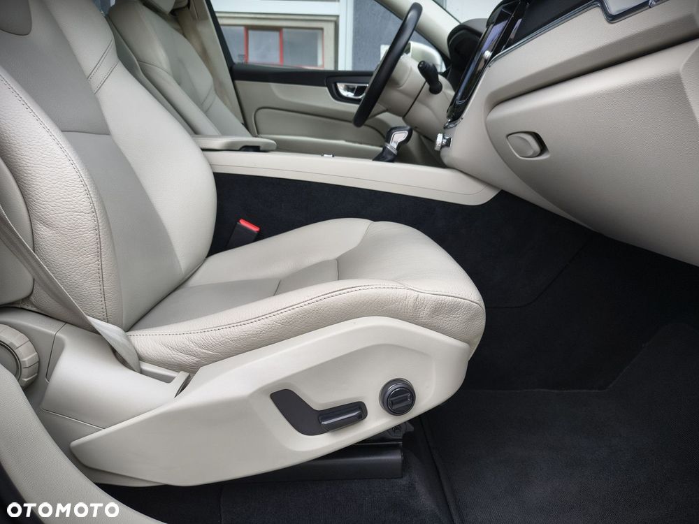 Volvo XC 60 - 24