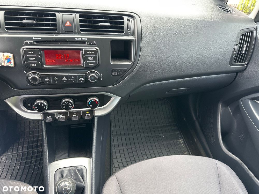 Kia Rio - 12