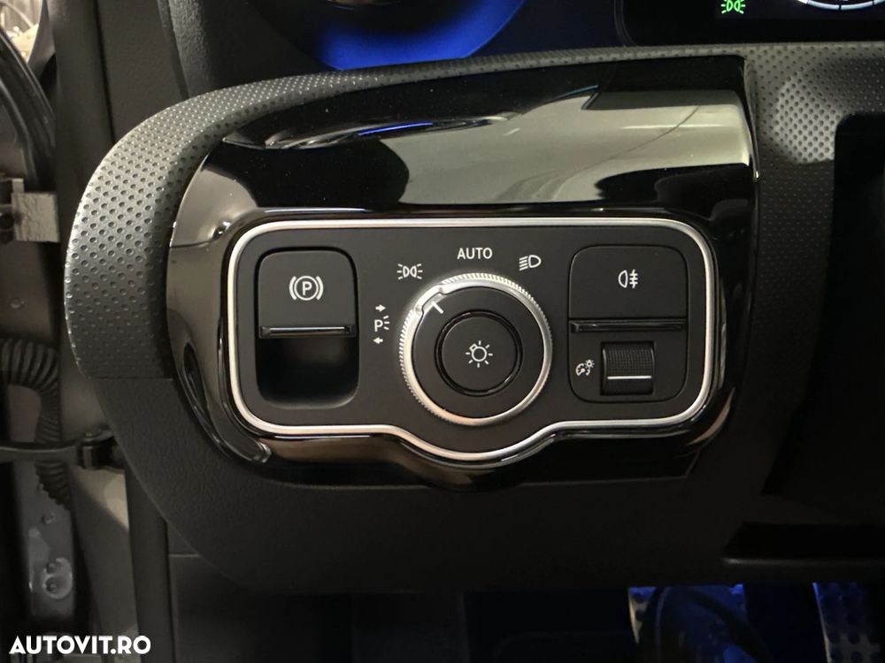 Mercedes-Benz CLA 220 - 16