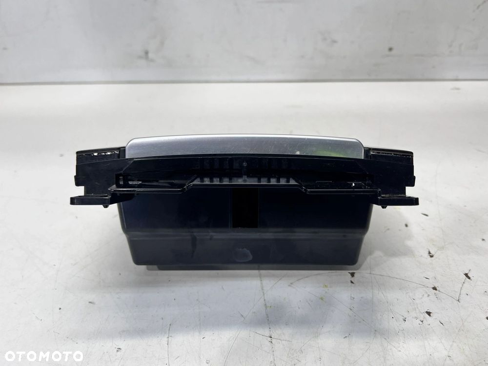 POPIELNICZKA PRZÓD AUDI A6 C7 4G0863273 4PK 1/26 - 3