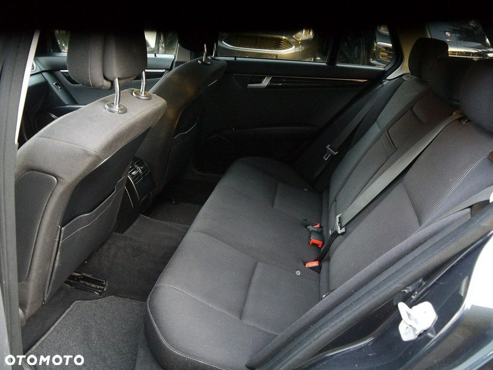 Mercedes-Benz Klasa C 220 CDI 7G-TRONIC Avantgarde Edition - 37