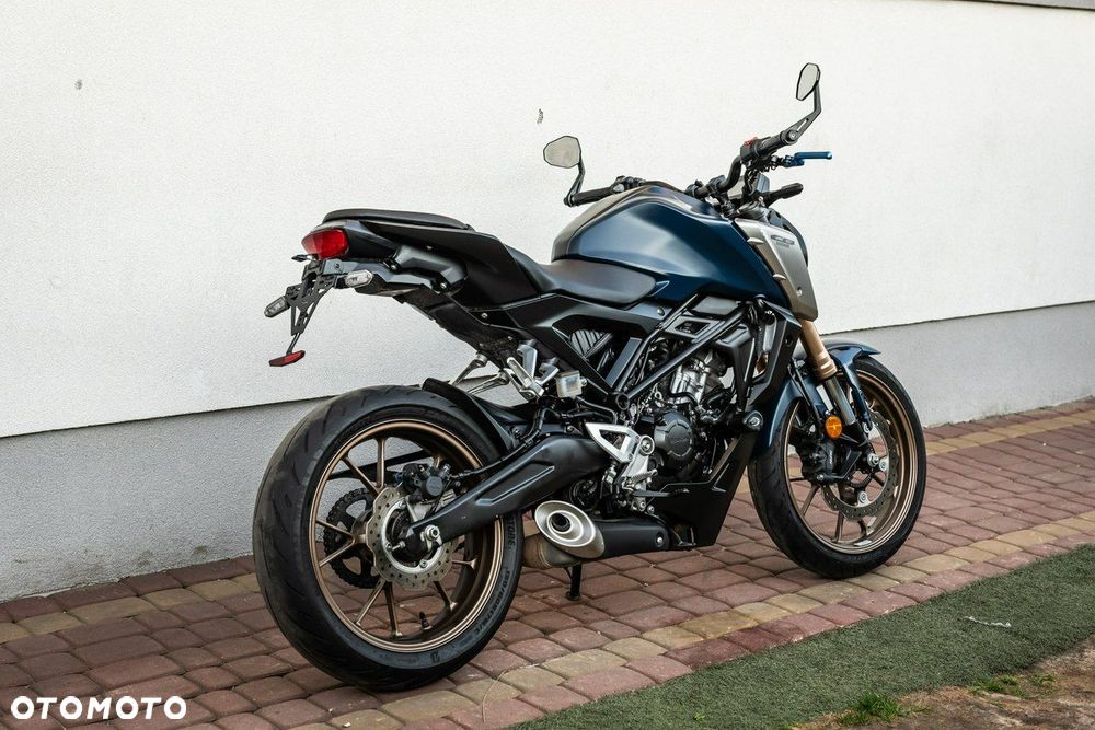 Honda CB - 4