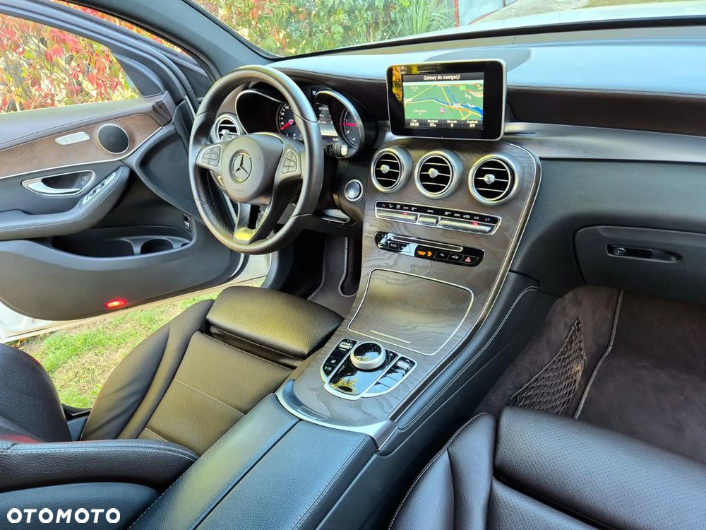 Mercedes-Benz GLC 220 d 4Matic 9G-TRONIC AMG Line - 17