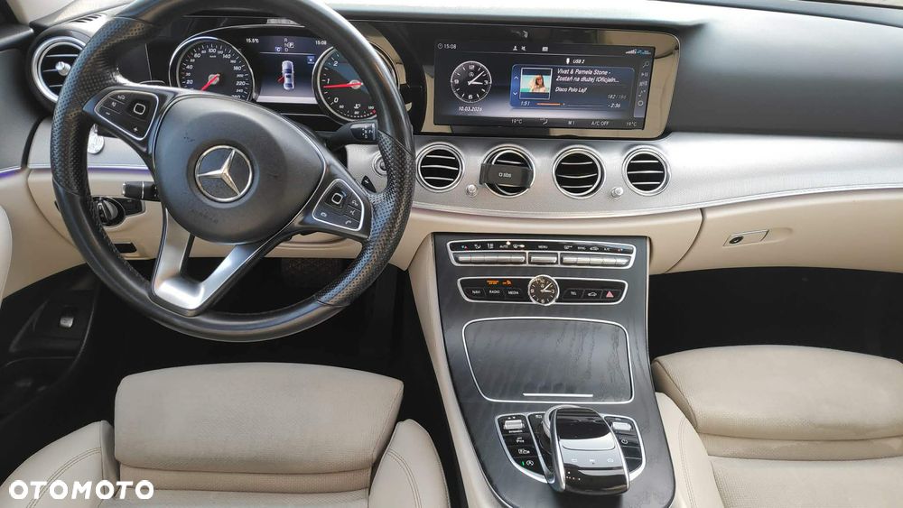 Mercedes-Benz Klasa E - 9