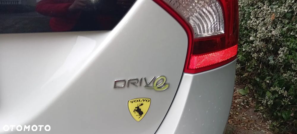 Volvo V60 DRIVe Momentum - 4