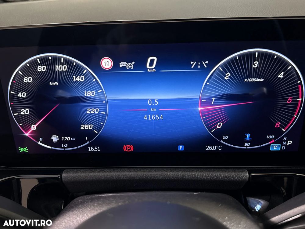 Mercedes-Benz GLA 200 d 4MATIC Aut. - 11