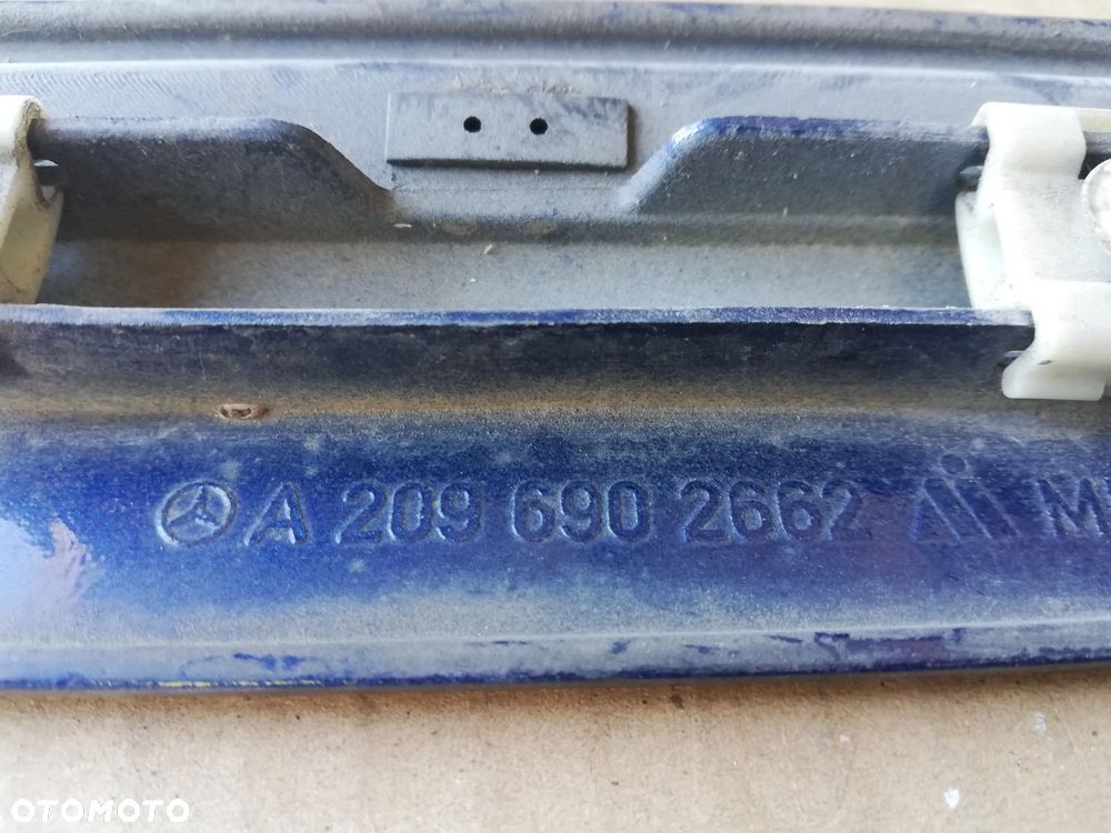 listwa błotnika prawy tył mercedes clk w209 A2096902662 - 2