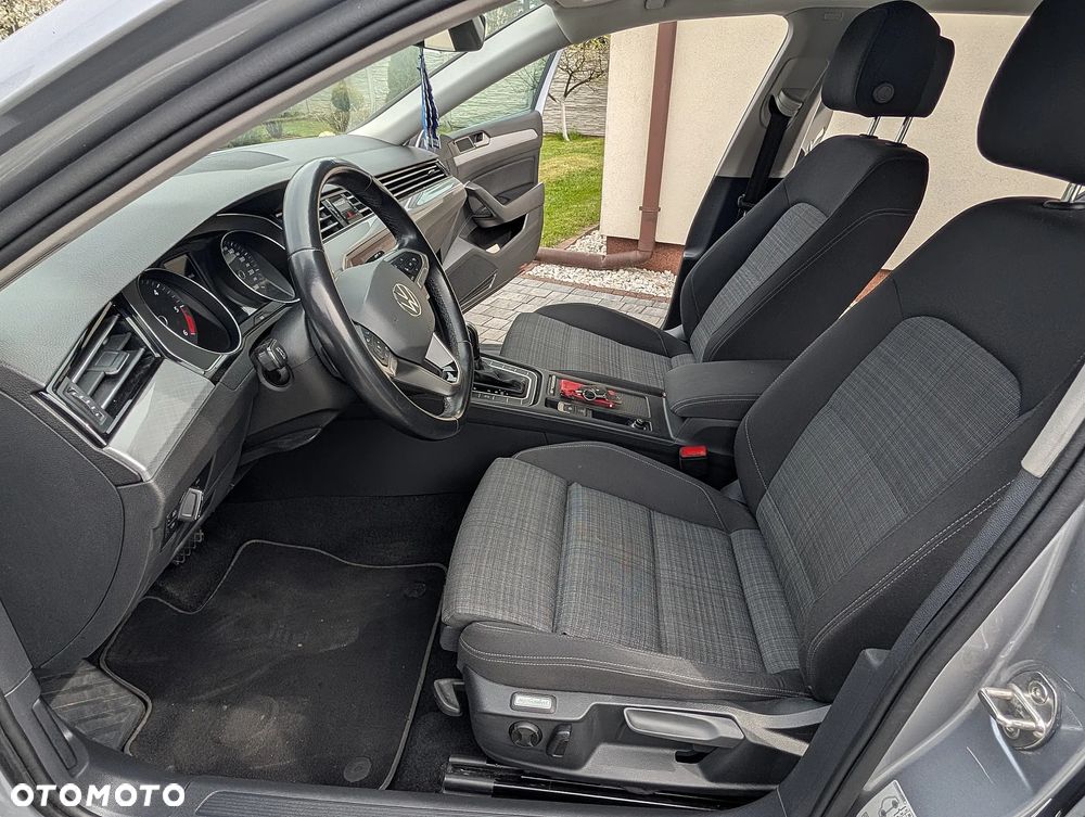 Volkswagen Passat 2.0 TDI SCR DSG - 21
