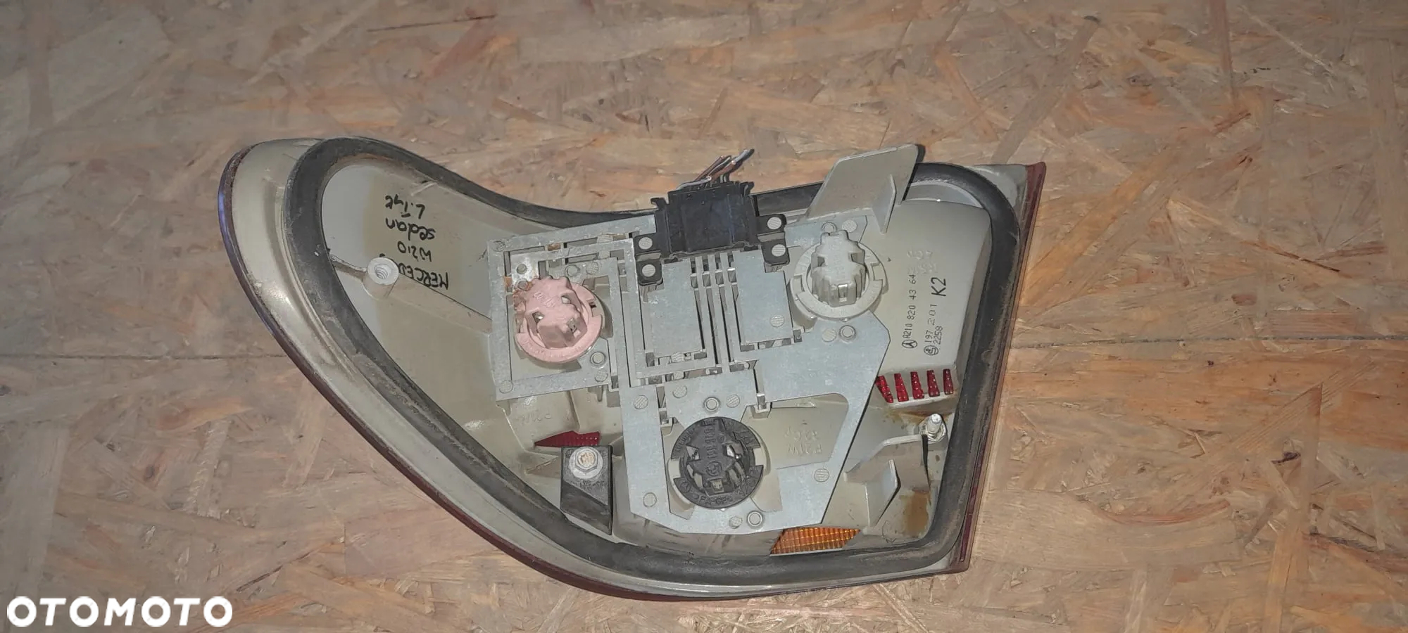 MERCEDES W210 LAMPA LEWA PRAWA TYŁ TYLNA sedan - 7