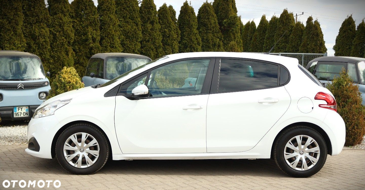 Peugeot 208 - 4