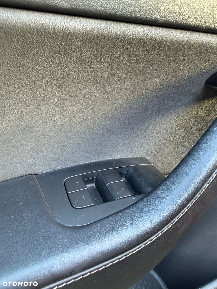 Tesla Model 3 - 29