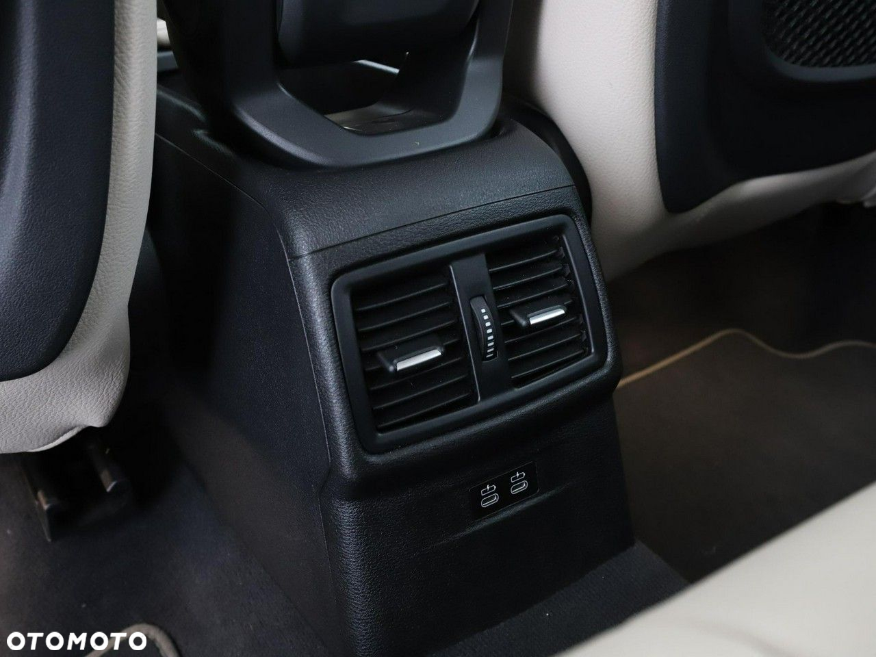 BMW X1 sDrive18d xLine - 37