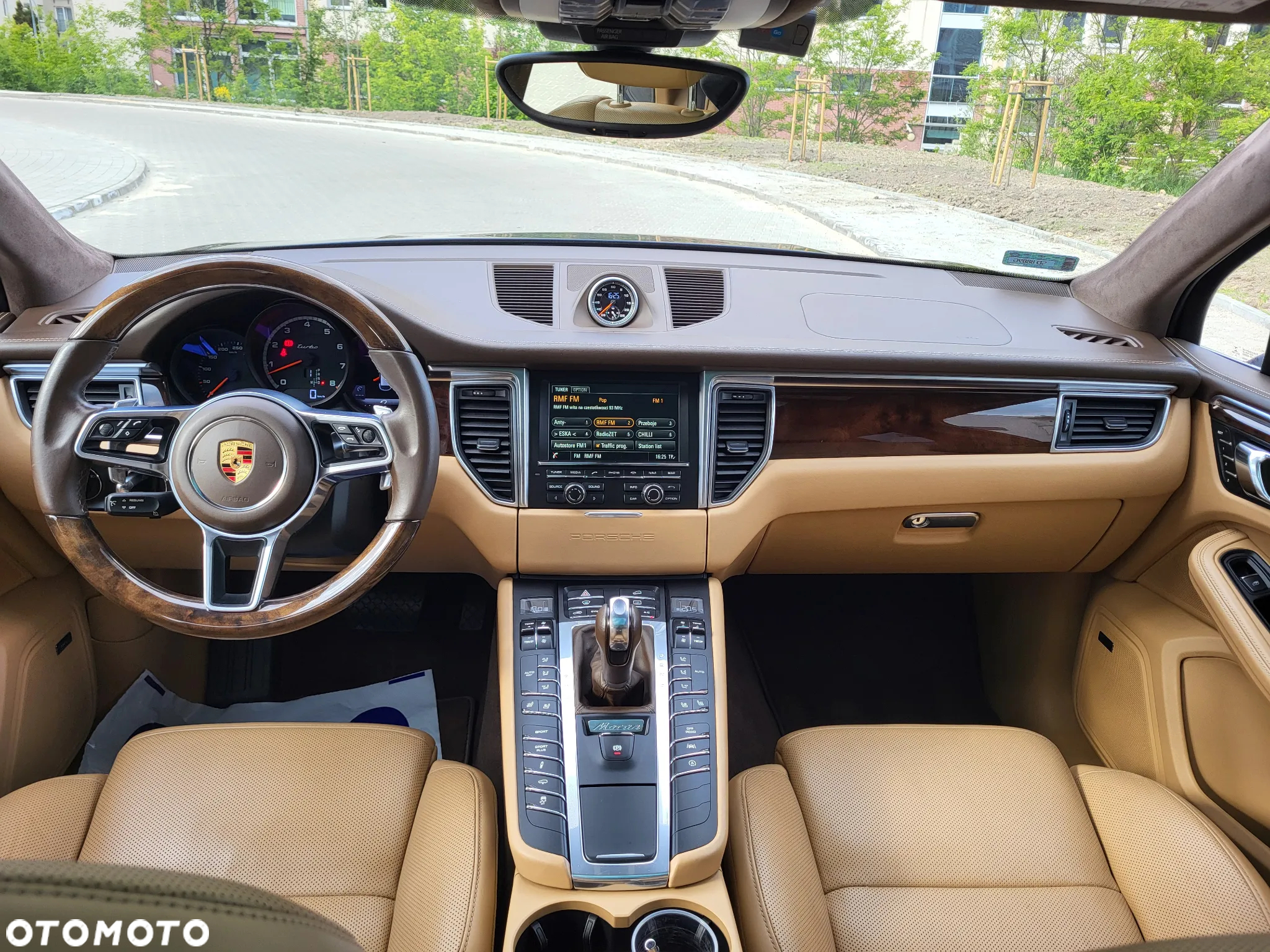 Porsche Macan Turbo - 8