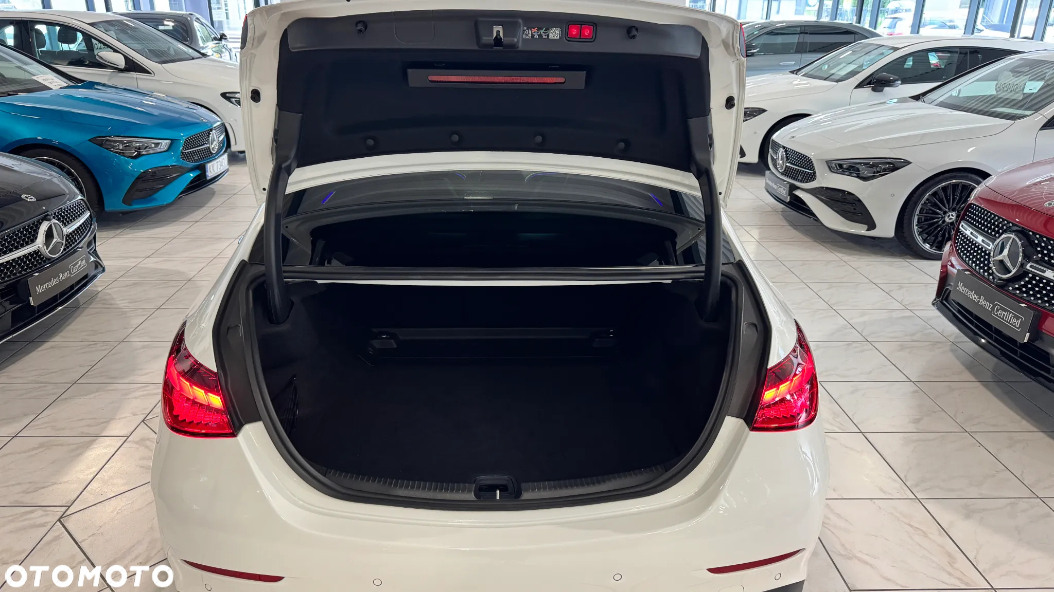Mercedes-Benz Klasa C 300 4MATIC 9G-TRONIC - 34