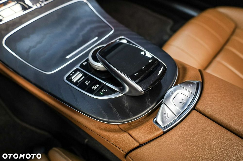 Mercedes-Benz Klasa E - 23