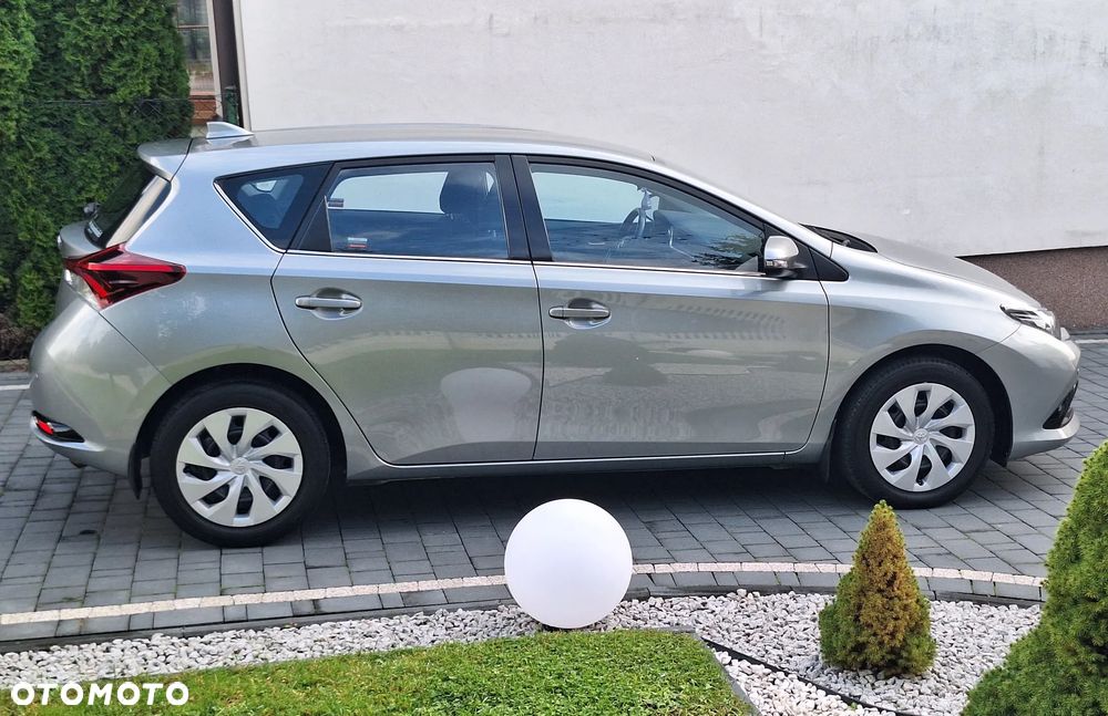 Toyota Auris 1.6 Premium Comfort - 16