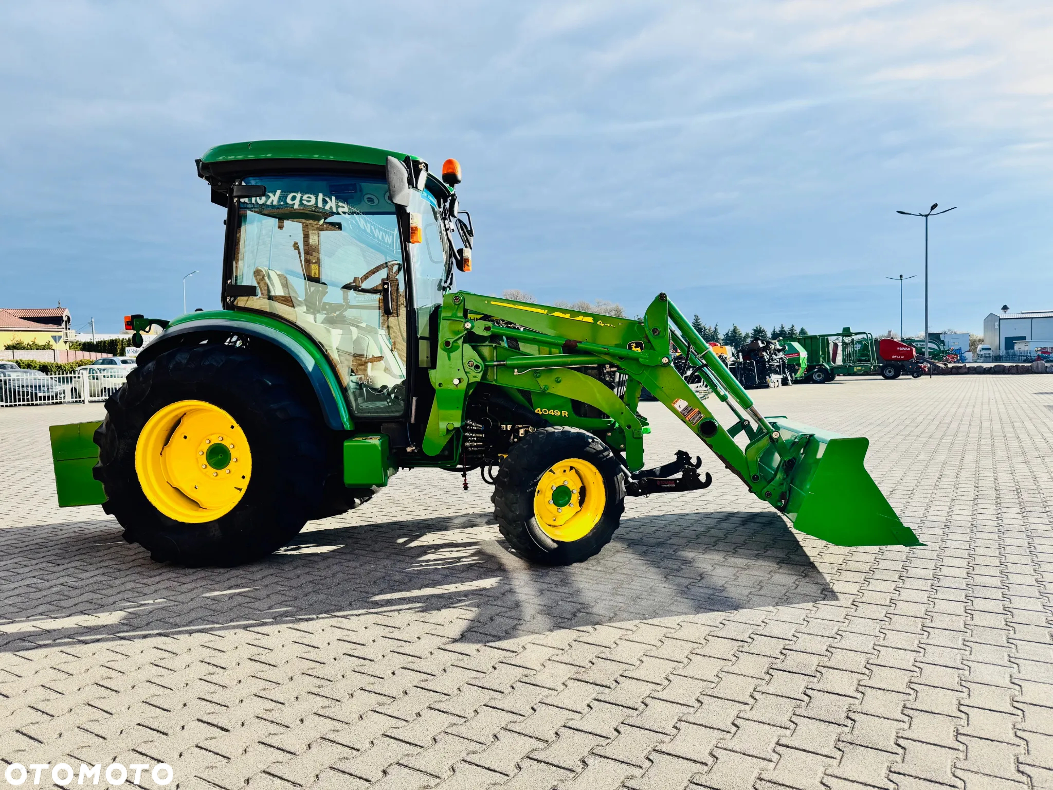 John Deere Seria R 4049R Dostępny od ręki w stanie idealnym - 6