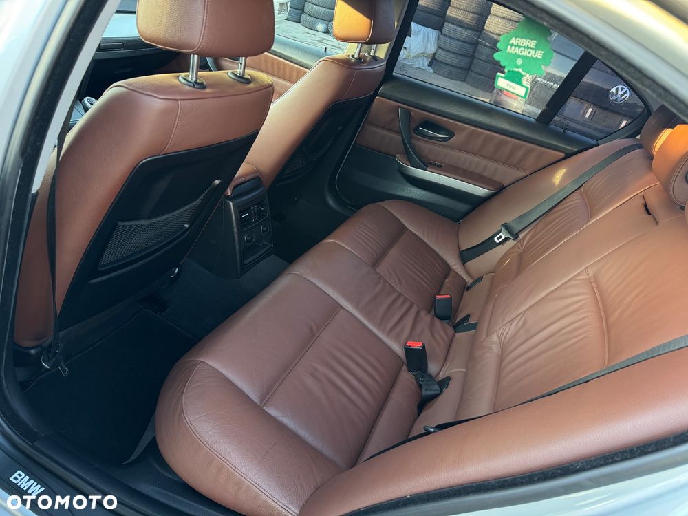 BMW Seria 3 318i Edition Exclusive - 13