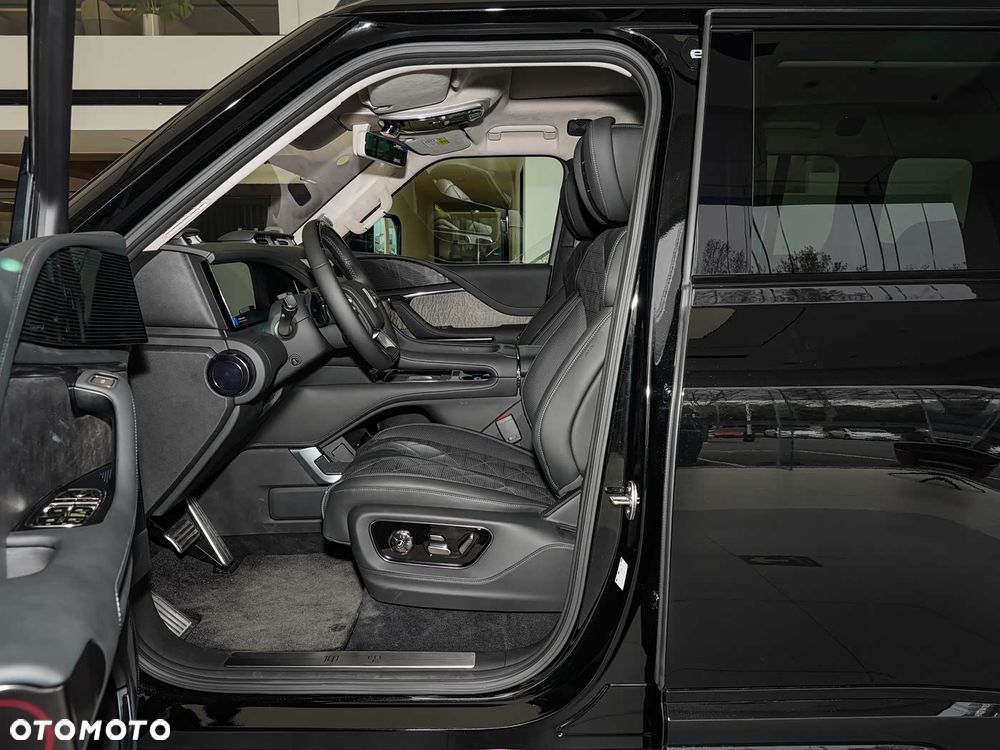 BYD Yangwang U8 - 11
