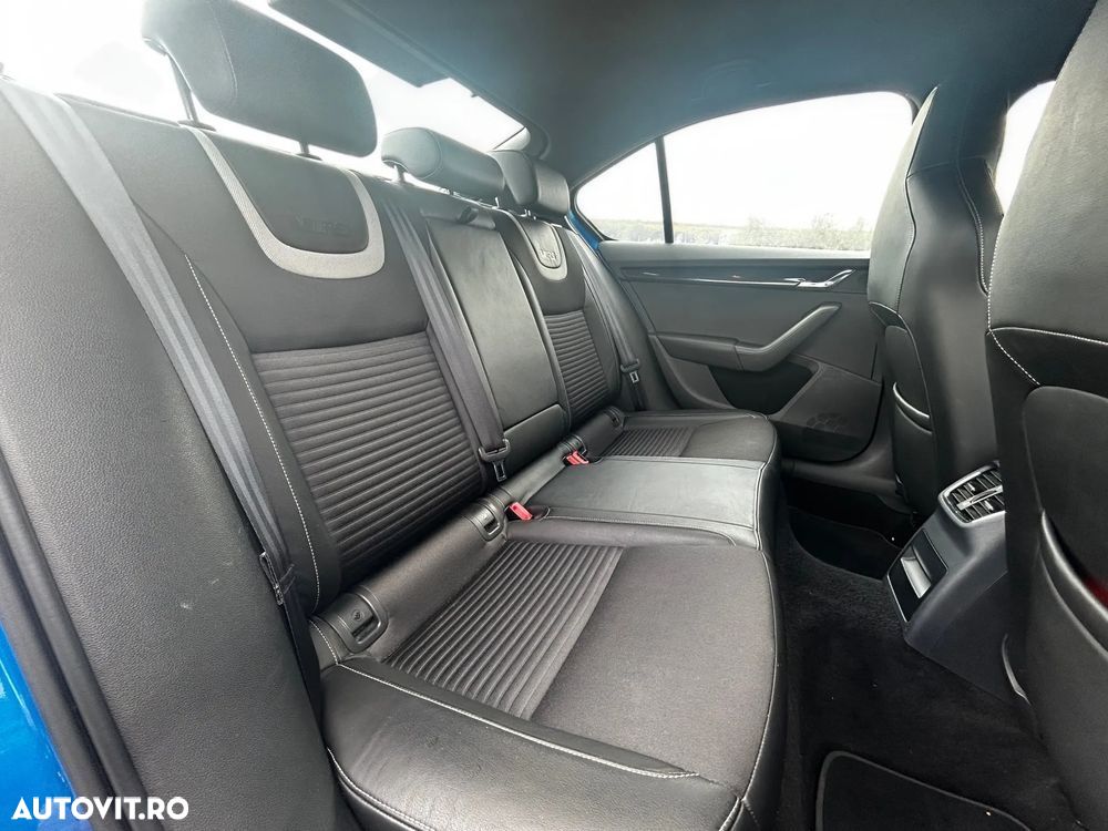Skoda Octavia 2.0 TDI RS - 7