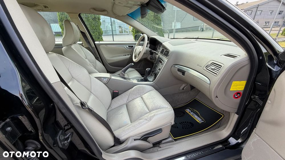 Volvo V70 2.5T Momentum - 32