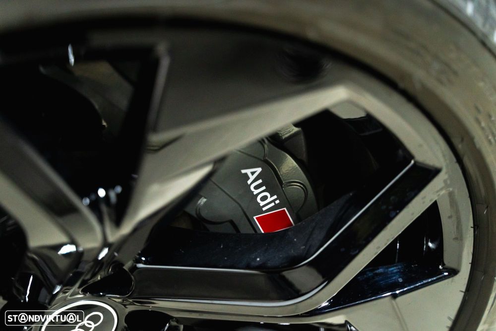 Audi RS Q8 4.0 TFSI quattro Tiptronic - 5