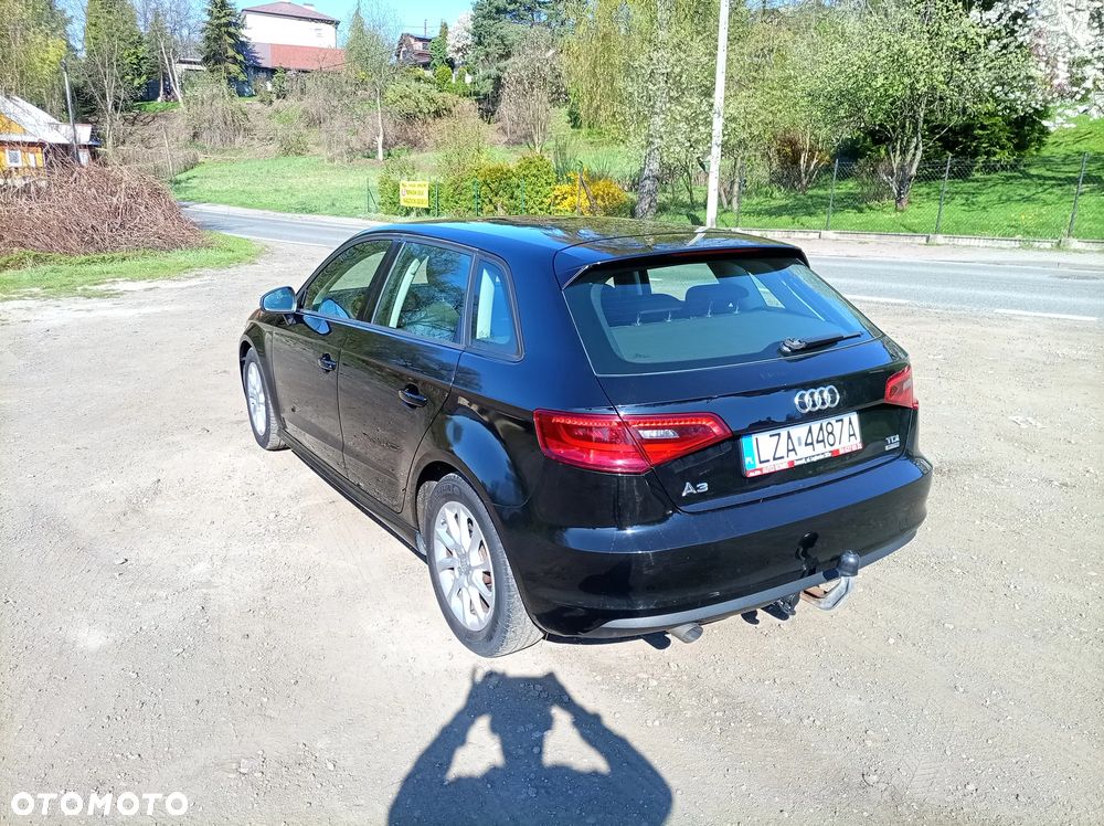 Audi A3 Sportback 1.6 TDI ultra Attraction - 4
