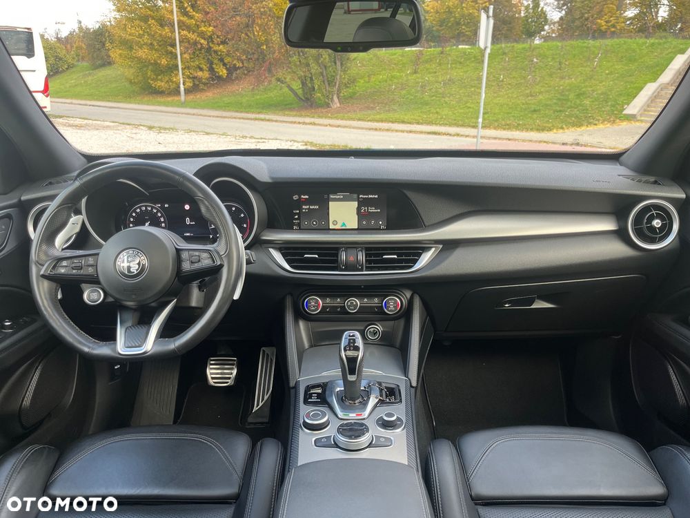 Alfa Romeo Stelvio - 12