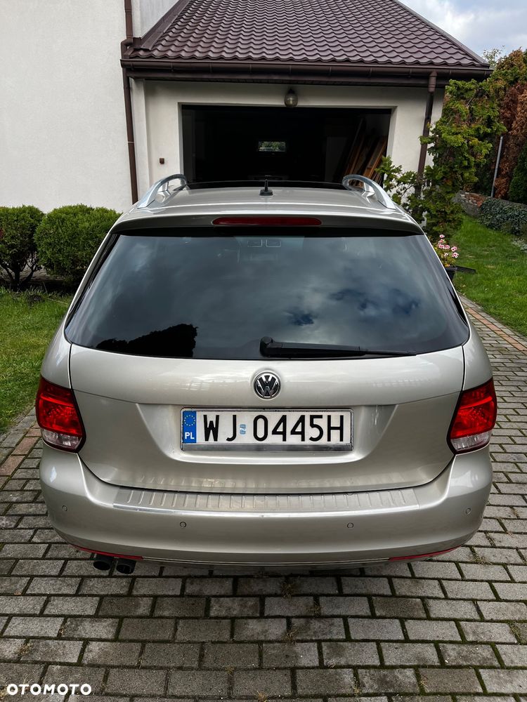 Volkswagen Golf - 6