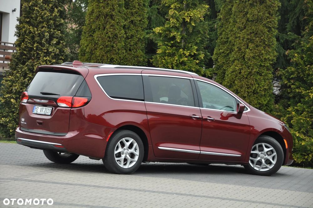 Chrysler Pacifica - 14