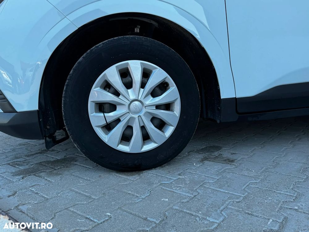 Ford Transit Courier - 9