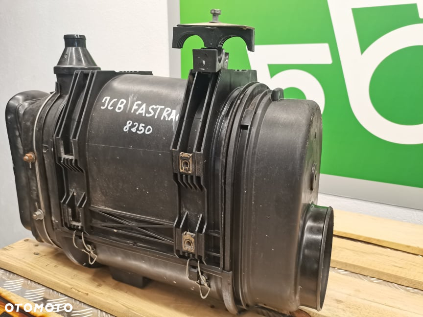 Obudowa filtra powietrza JCB 8250 Fastrac - 4