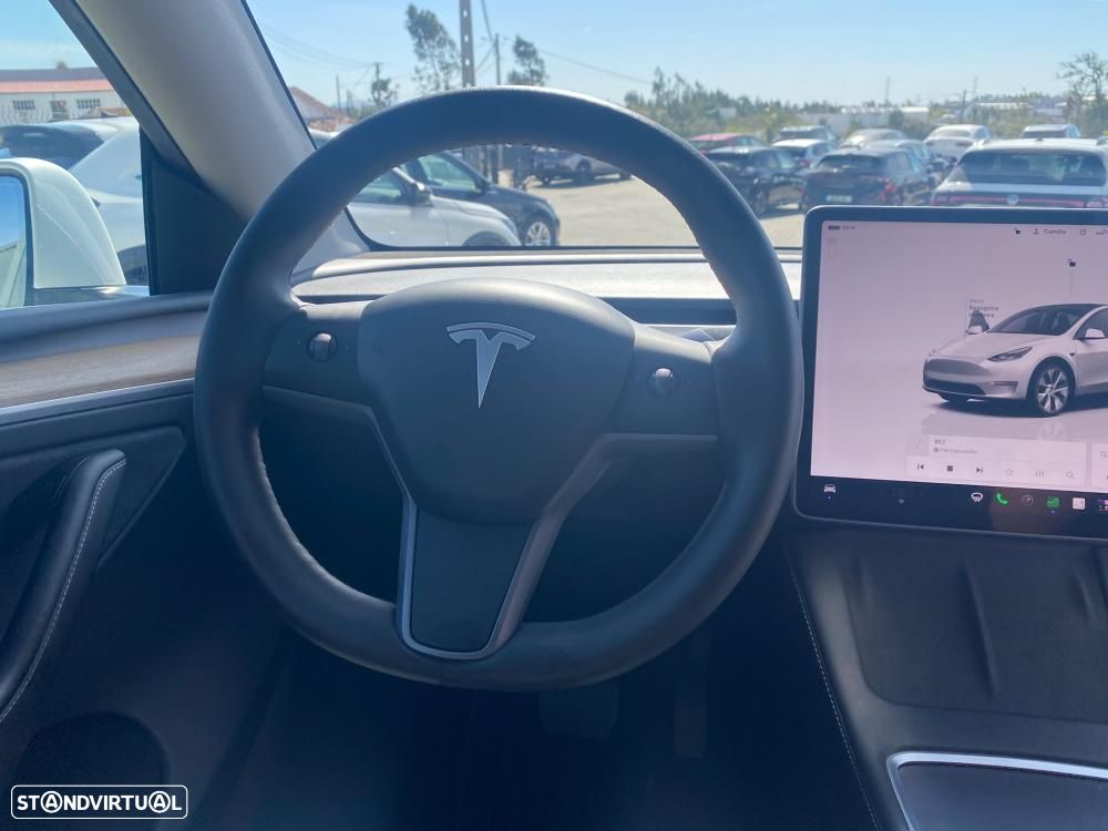 Tesla Model Y Standard RWD - 5