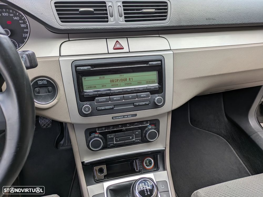 VW Passat Variant 1.6 TDI Confortline BlueMotion - 15