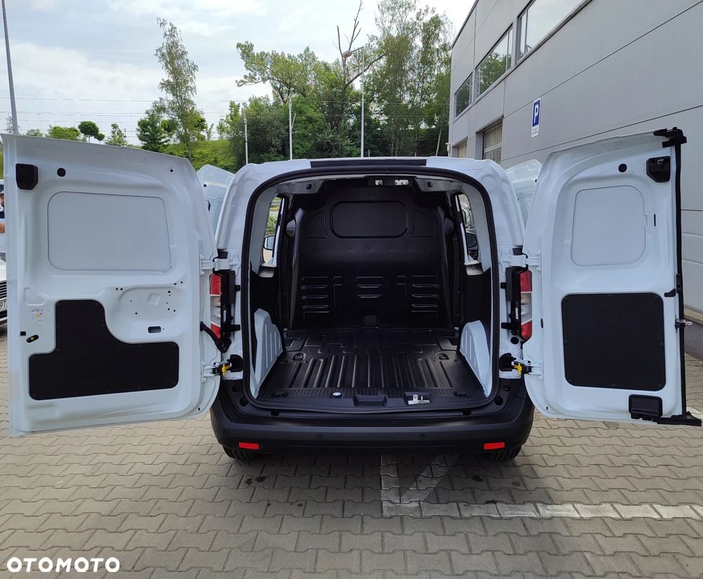 Ford Courier - 6