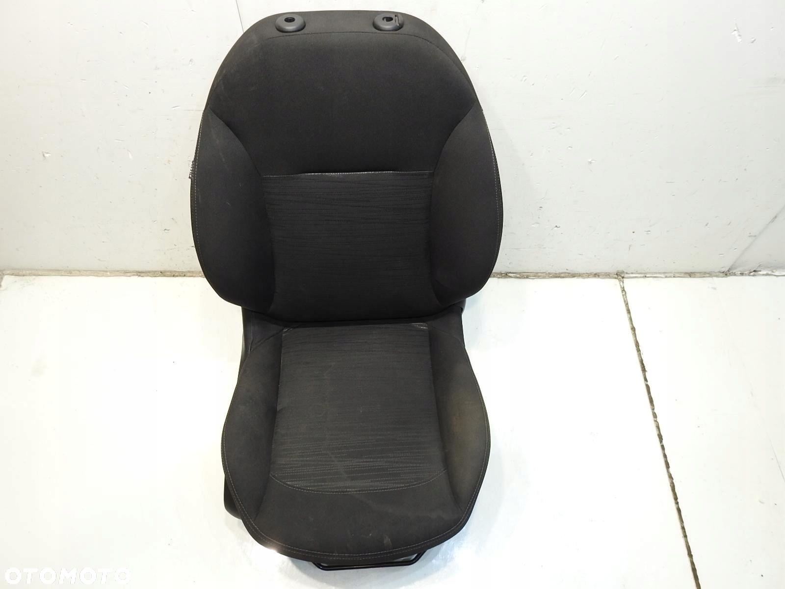 FOTEL PRAWY PRZEDNI PRZÓD PEUGEOT 208 - 9