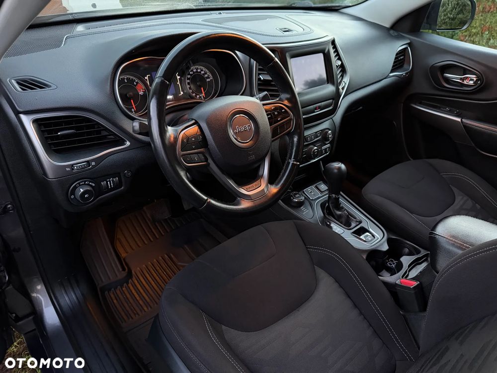 Jeep Cherokee - 11
