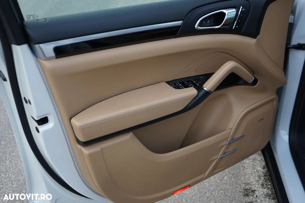 Porsche Cayenne - 19