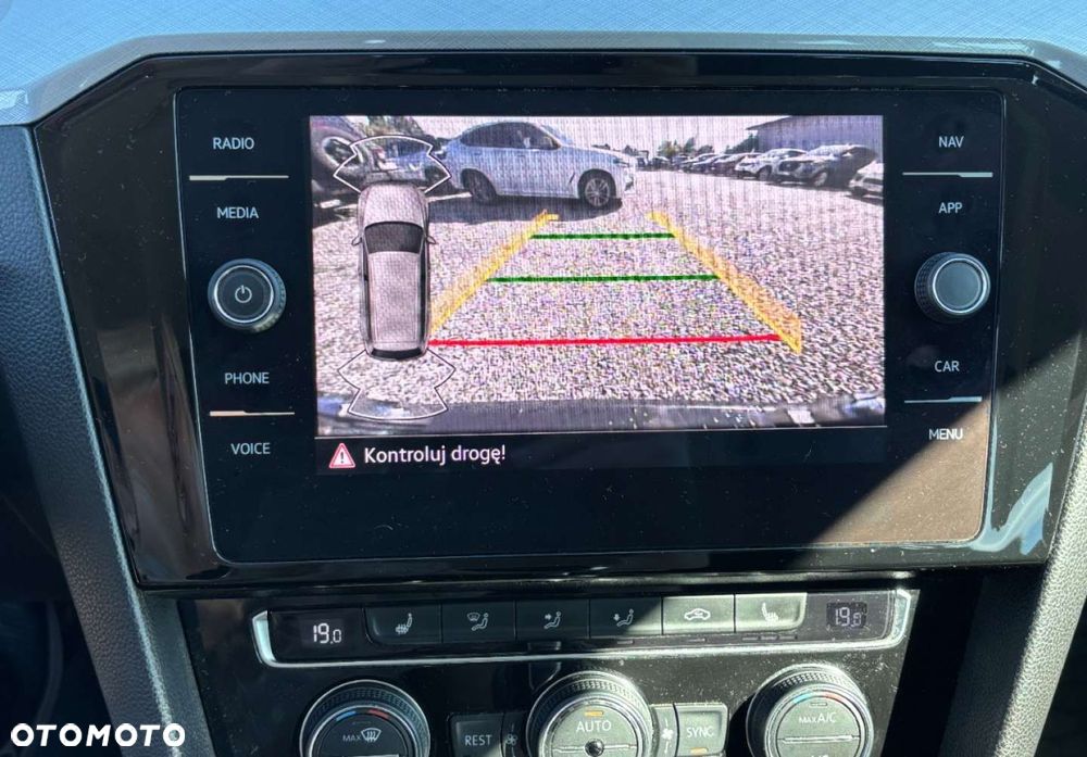 Volkswagen Passat - 21