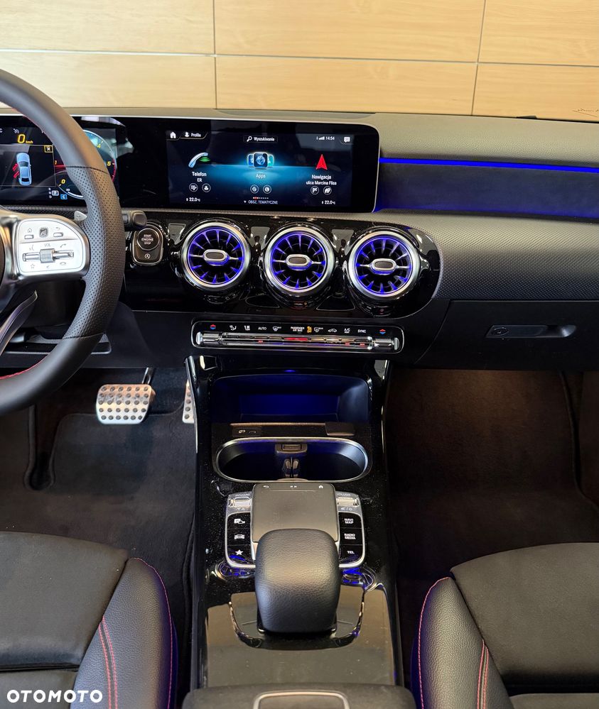 Mercedes-Benz Klasa A 180 d AMG Line 7G-DCT - 13