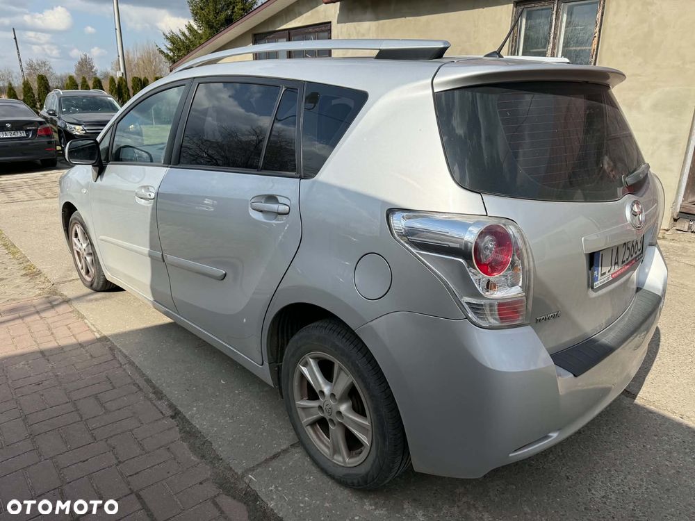 Toyota Verso 2011