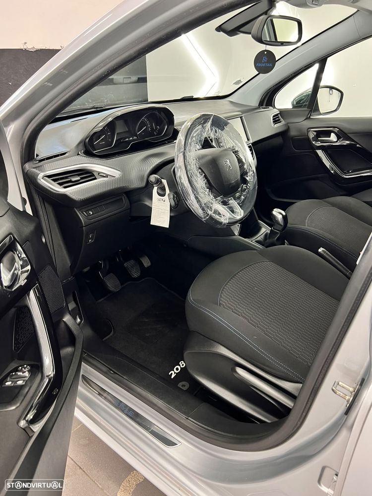Peugeot 208 1.2 PureTech Style - 11