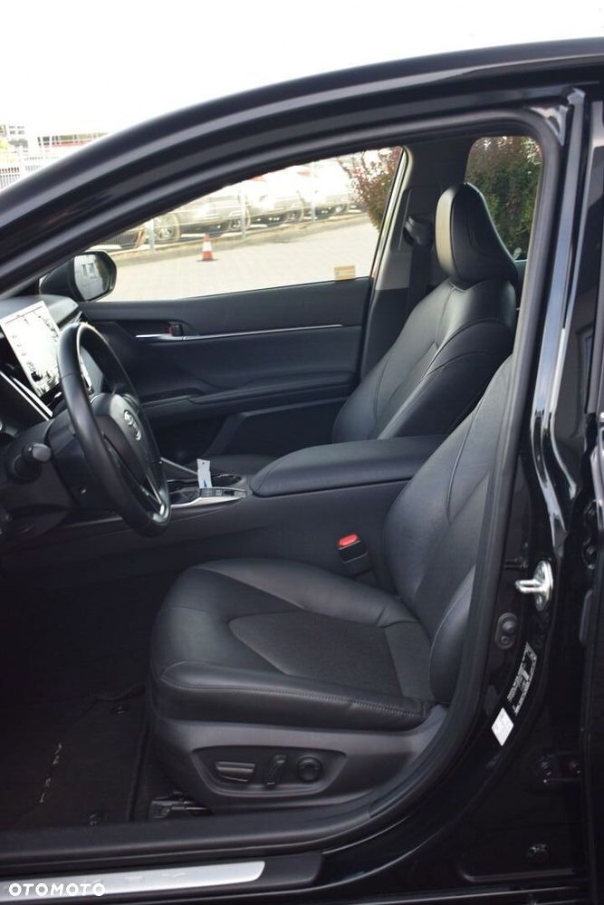 Toyota Camry 2.5 Hybrid Comfort CVT - 12