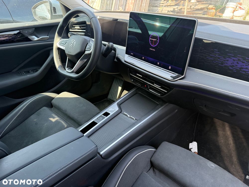 Volkswagen Passat - 12