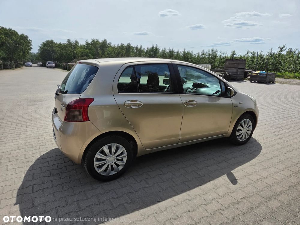 Toyota Yaris - 3