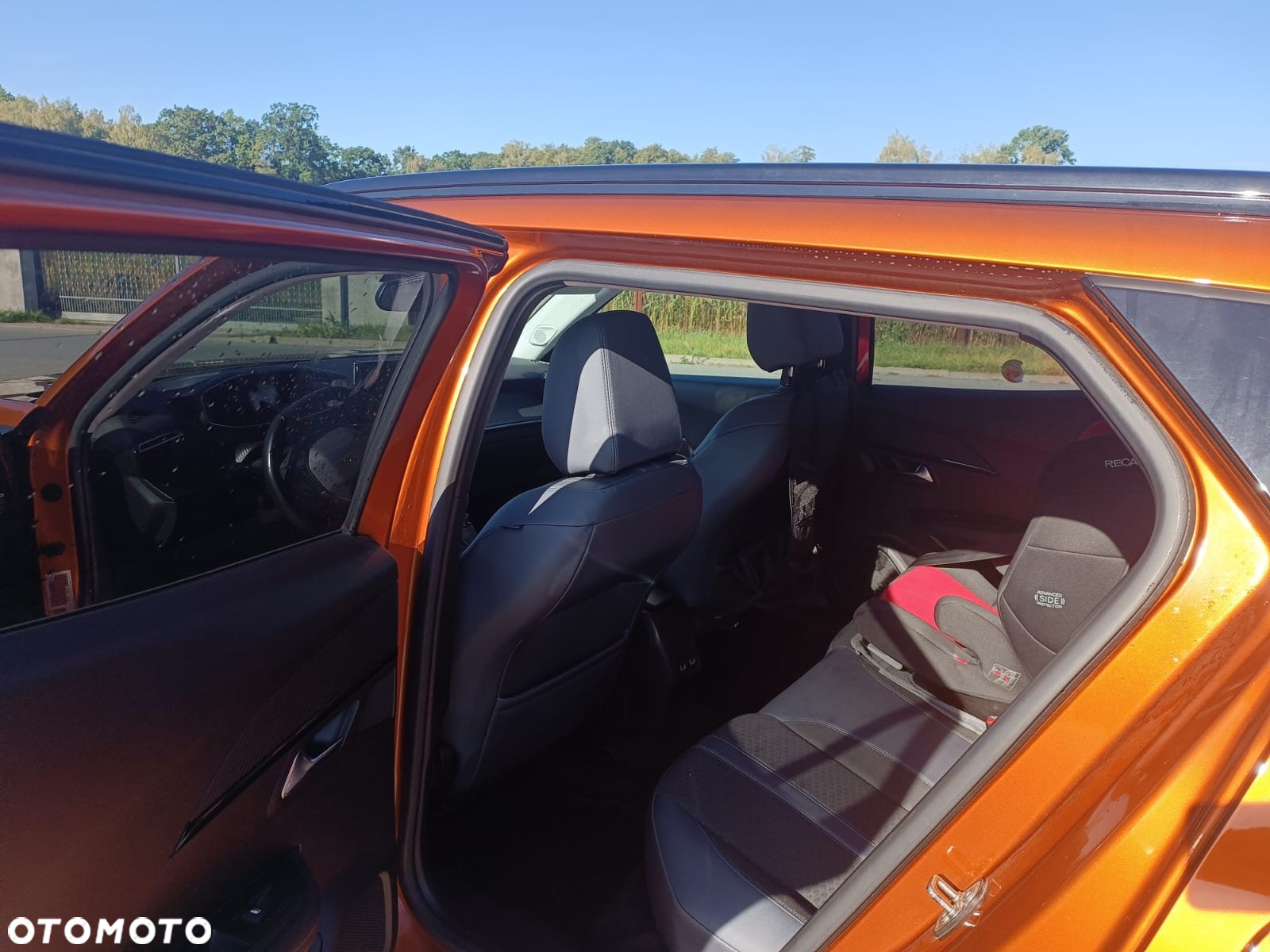 Peugeot 2008 1.2 PureTech Allure S&S - 8
