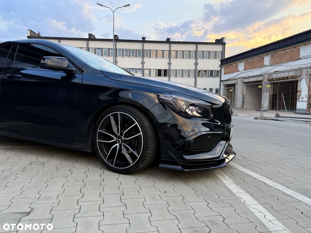Mercedes-Benz CLA 180 AMG Line - 14