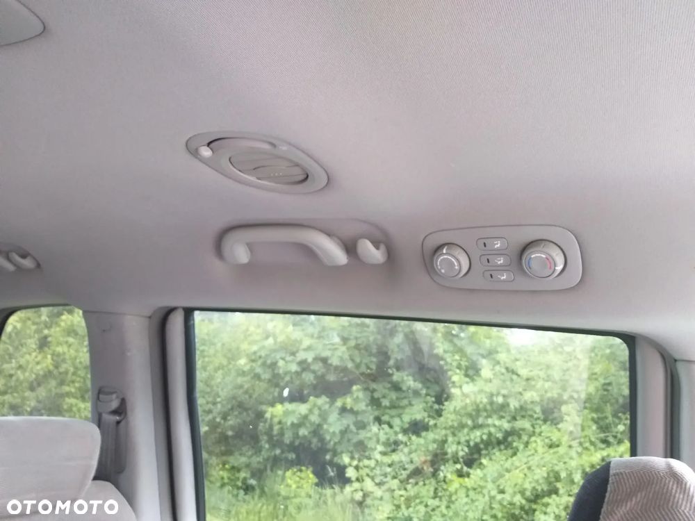 Kia Carnival 2.9 CRDi EX - 5