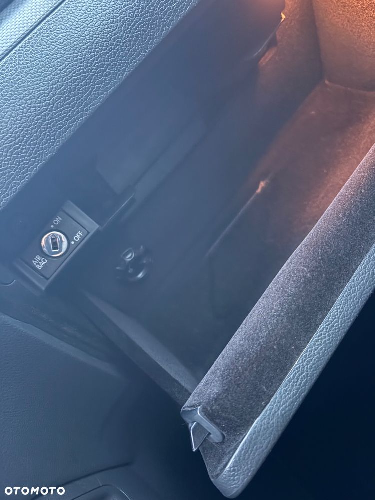 Volkswagen Golf - 29