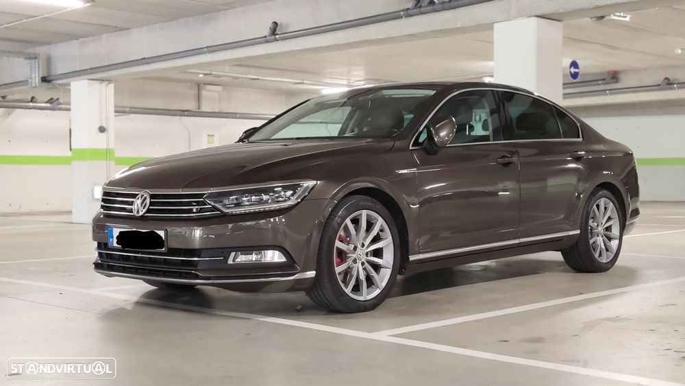 VW Passat 2.0 TDI R-Line DSG 4Motion - 1
